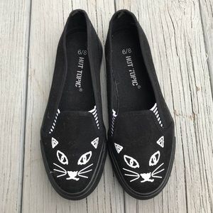 Hot Topic Black Cat Slip Ons